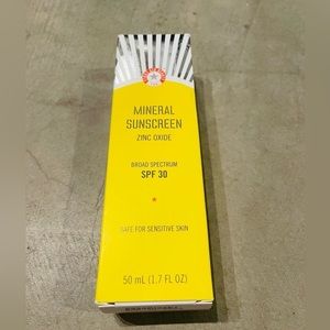 First Aid Beauty Mineral Sunscreen Zinc Oxide, Broad Spectrum, SPF 30 BN in box!